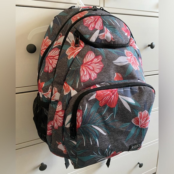 ROXY full size backpack, pink island floral 🌺 LIKE NEW. Book bag for college - Picture 2 of 7